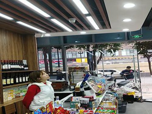 超市监控摄像头安装